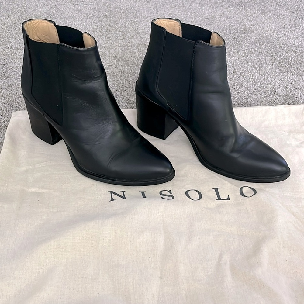 Ana To Go Heeled Boot Nisolo